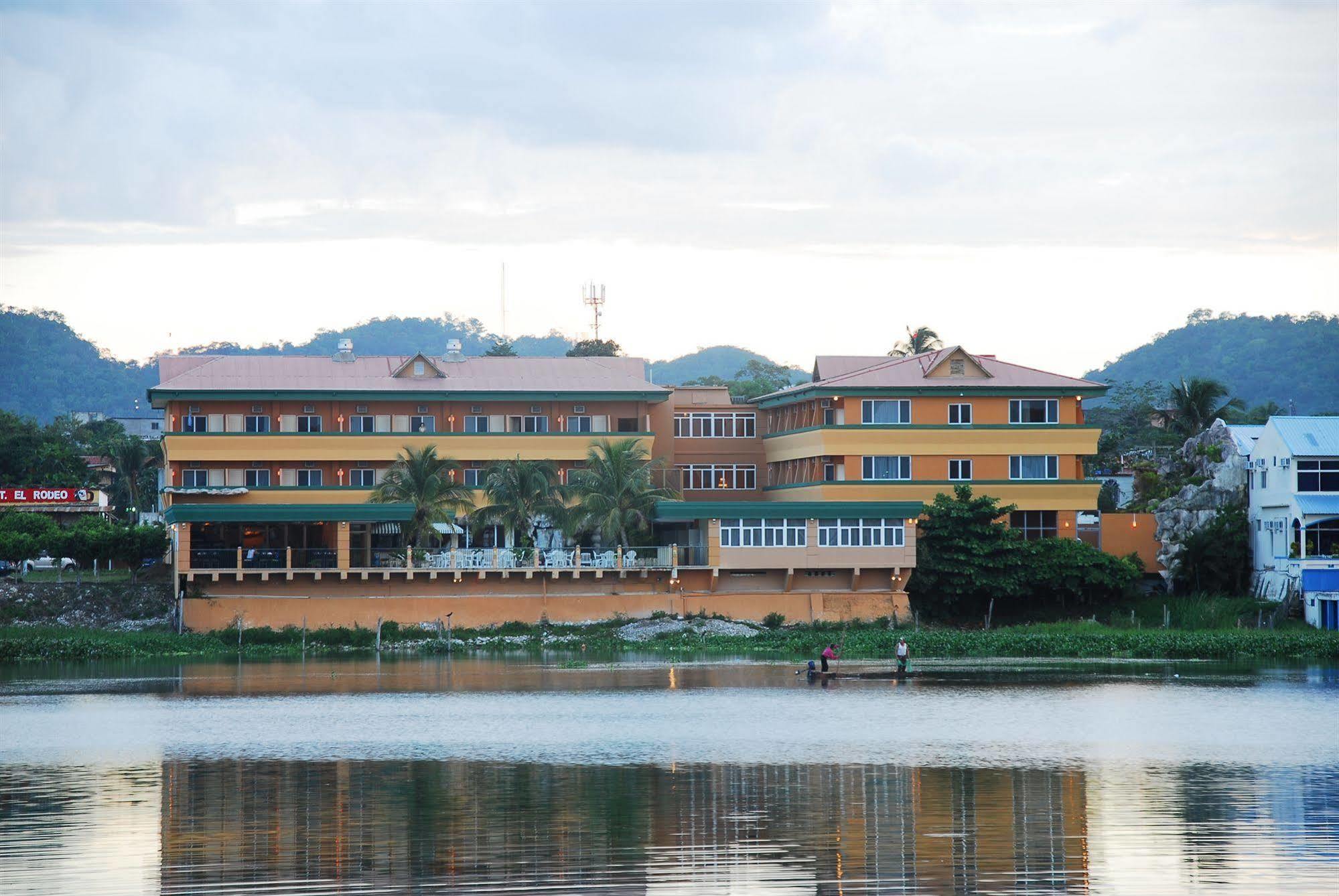 Peten Esplendido Flores Εξωτερικό φωτογραφία